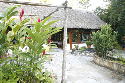 Hotel Jaguar Inn Tikal Peten Guatemala Maya-archaeology