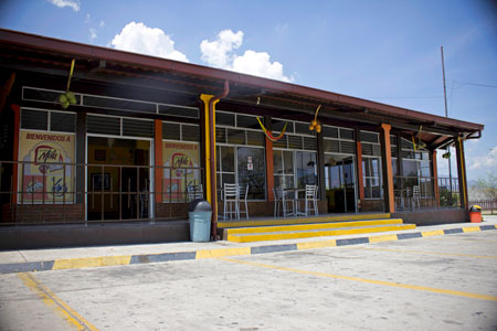 Front view of Tortas Mila bakery store, in Teculutan